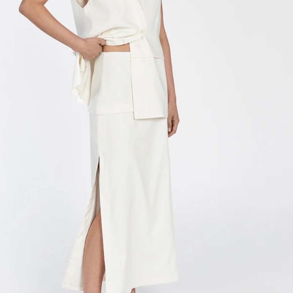 DISSH NWT Cream Midi Skirt